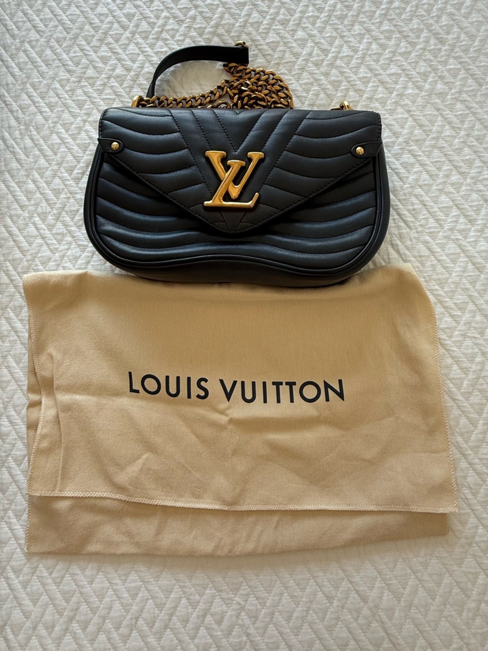 Louis Vuitton New Wave Black Quilted Shoulder Bag Multicolor Rainbow Logo Strap - Picture 15 of 15